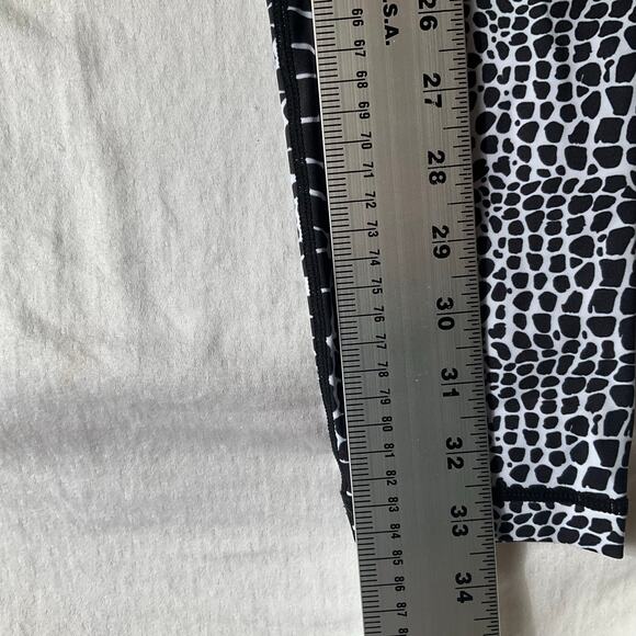 Feed Me Fight Me Women Leggings size M Stretchy Snake Skin Print Black & White - Picture 2 of 9